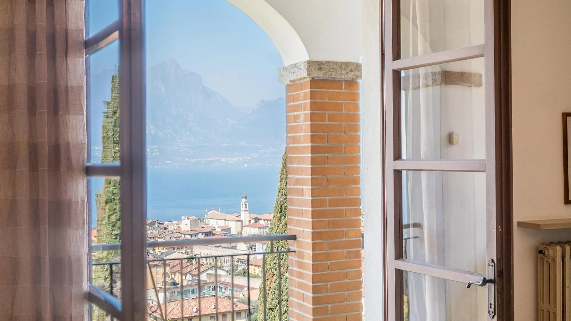 Villa Maria Lake View, A Due Passi Dal Centro Con Parcheggio Italy
