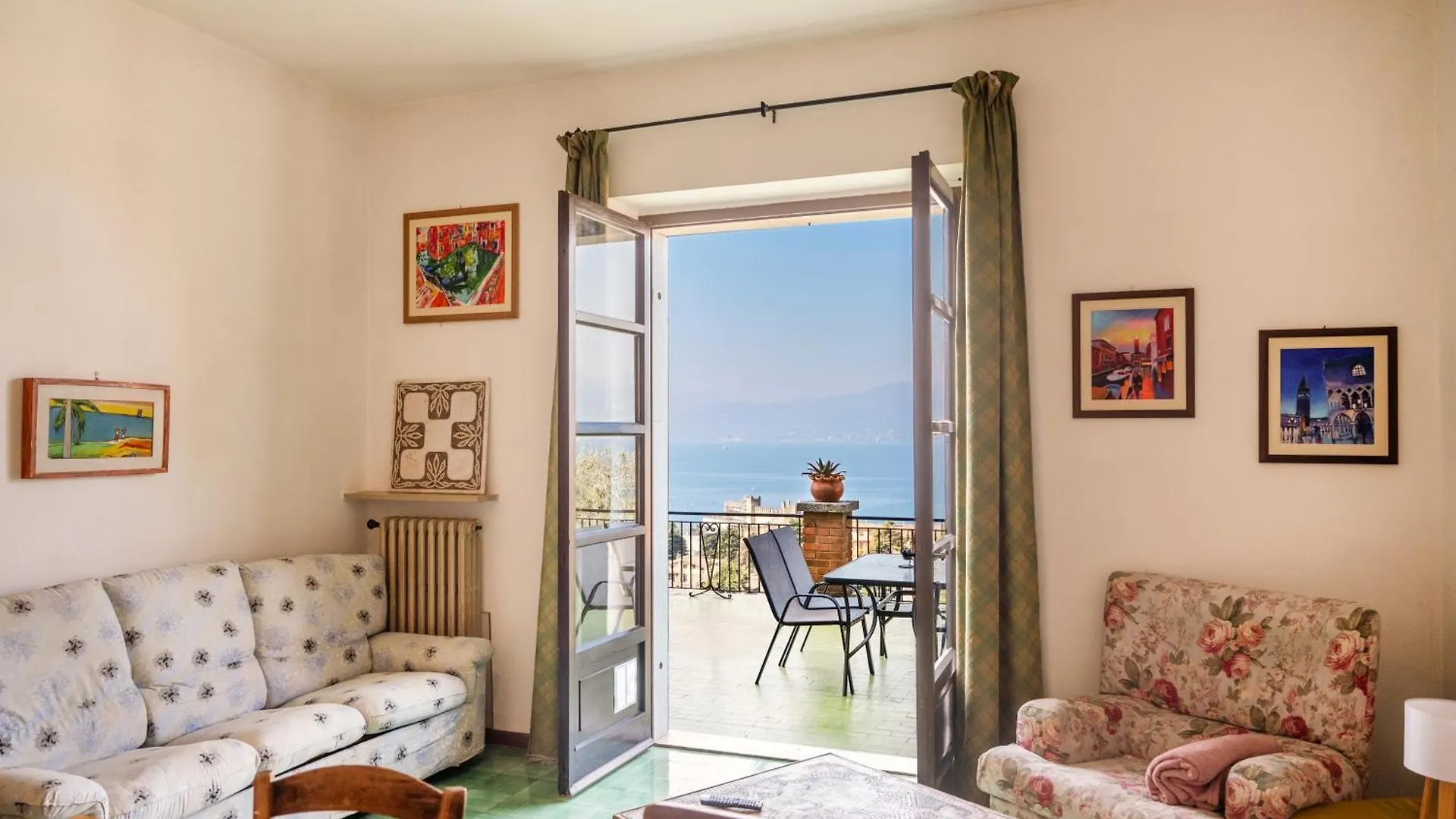 Apartment Villa Maria Lake View, A Due Passi Dal Centro Con Parcheggio Italy