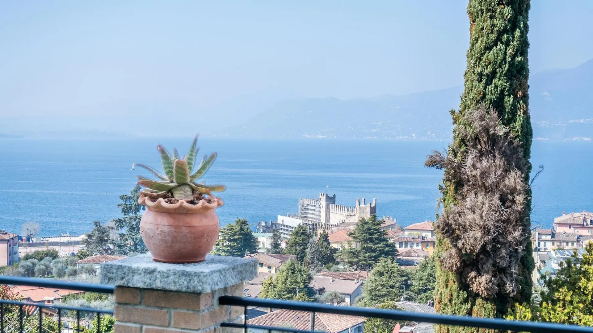Villa Maria Lake View, A Due Passi Dal Centro Con Parcheggio Apartment Torri Del Benaco