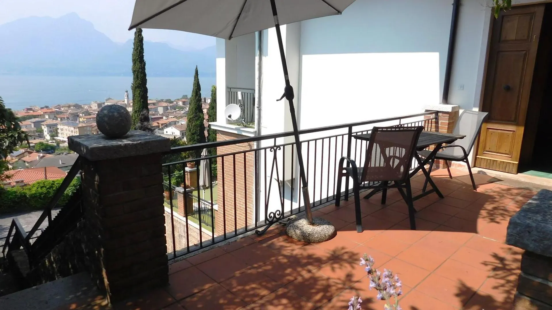 Villa Maria Lake View, A Due Passi Dal Centro Con Parcheggio Italy