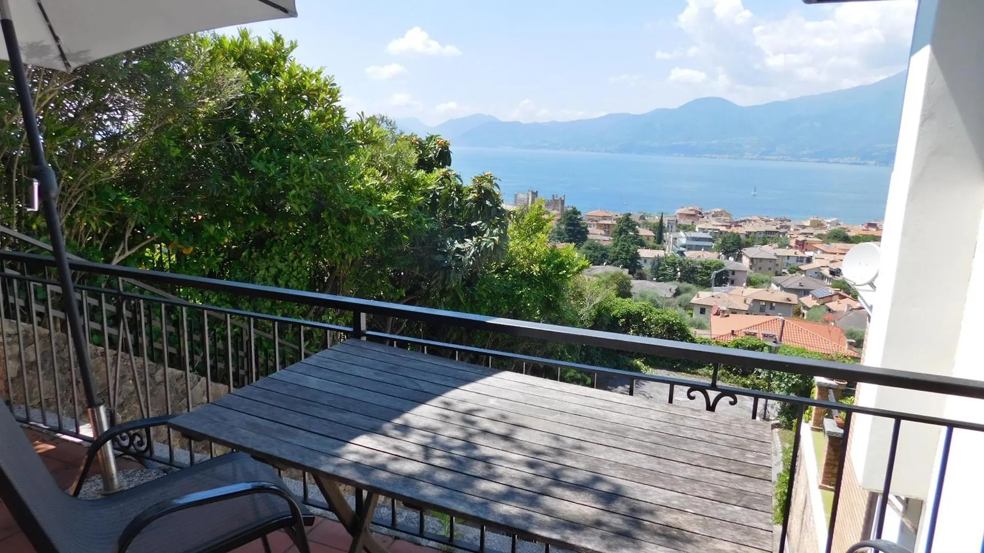 Apartment Villa Maria Lake View, A Due Passi Dal Centro Con Parcheggio